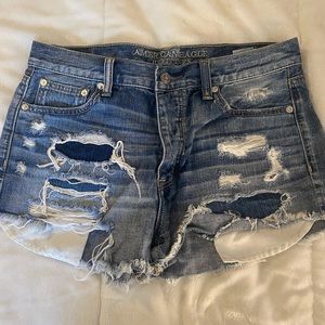 American Eagle Mid Rise Ripped Shorts Size 10